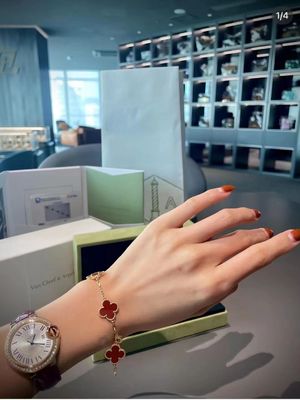 qualità  18K Gold And Real Diamonds Van Cleef And Arpels 5 Motifs Vintage Alhambra Bracelet fabbrica