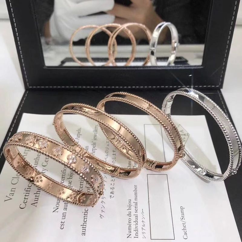 Qualità Braccialetto reale medio Rose Yellow Gold bianca della firma di Perlee dell'oro 18k del modello VCA fabbrica