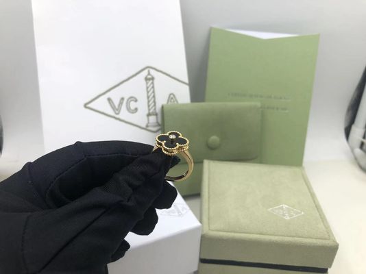 Qualità Diamante di Van Cleef And Arpels Vintage Alhambra Ring Yellow Gold Onyx Round fabbrica