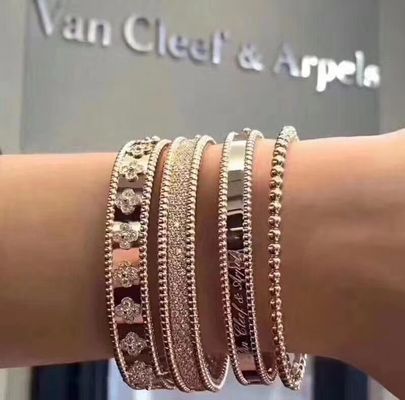 Qualità Braccialetto reale medio Rose Yellow Gold bianca della firma di Perlee dell'oro 18k del modello VCA fabbrica