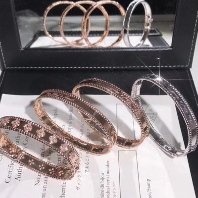 Qualità Braccialetto reale medio Rose Yellow Gold bianca della firma di Perlee dell'oro 18k del modello VCA fabbrica
