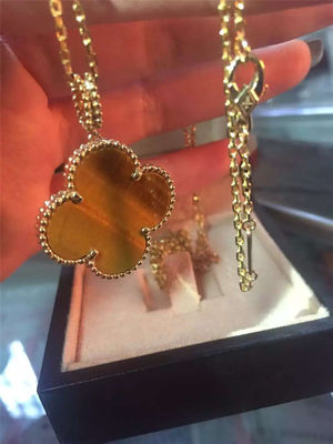 Qualità 1 colore di giallo della collana VCARO49L00 dell'oro dell'occhio 18K delle tigri di motivo con forma del fiore fabbrica
