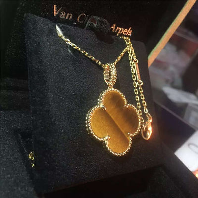 Qualità 1 colore di giallo della collana VCARO49L00 dell'oro dell'occhio 18K delle tigri di motivo con forma del fiore fabbrica