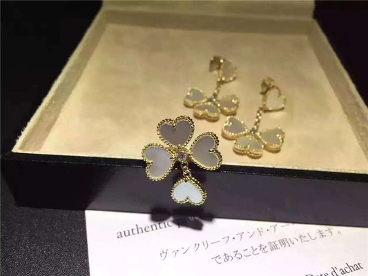 Qualità Orecchini di Van Cleef Sweet Alhambra, orecchini madreperlacei bianchi con il diamante rotondo fabbrica