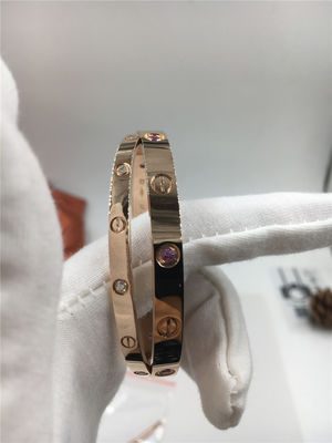 Qualità Braccialetto di amore di Rose Gold Luxury Diamond Jewelry delle donne con sei zaffiri rosa fabbrica