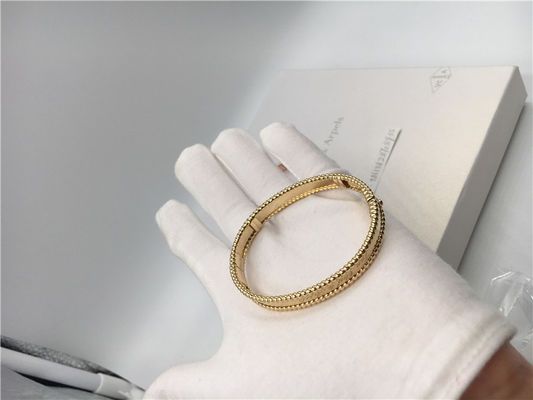 Qualità Modello medio Van Cleef e braccialetto dell'oro giallo VCA del braccialetto della firma di Arpels fabbrica