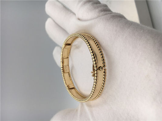 Qualità Modello medio Van Cleef e braccialetto dell'oro giallo VCA del braccialetto della firma di Arpels fabbrica