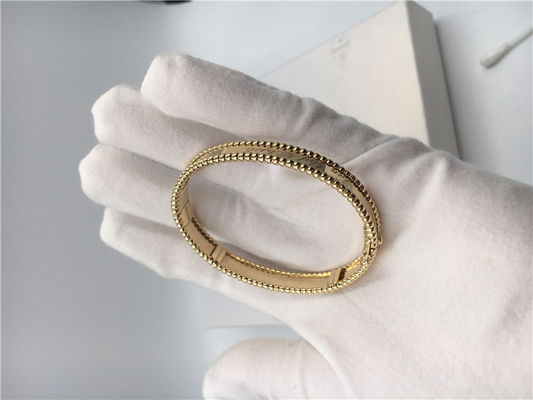 Qualità Modello medio Van Cleef e braccialetto dell'oro giallo VCA del braccialetto della firma di Arpels fabbrica