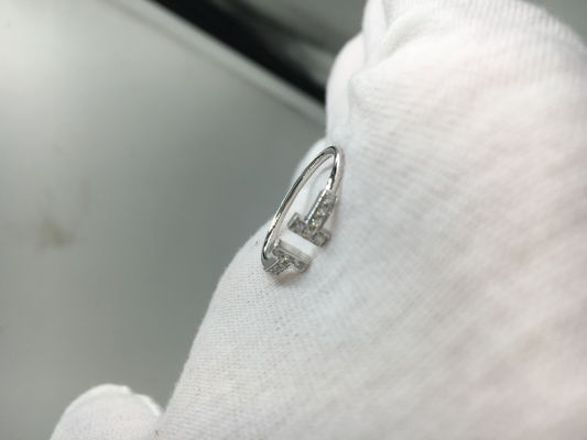 Qualità Cavo Ring With Round Brilliant Diamonds, anelli di fidanzamento di T per l'oro bianco delle donne fabbrica