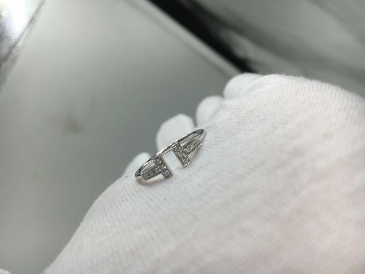 Qualità Cavo Ring With Round Brilliant Diamonds, anelli di fidanzamento di T per l'oro bianco delle donne fabbrica