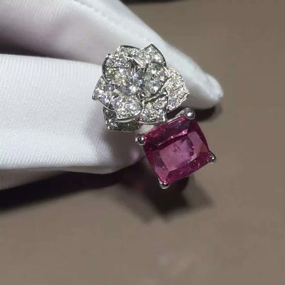 Qualità anello G34UU600 del fiore di Piaget Rosa dell'oro bianco 18K con il cuscino - tagli la tormalina rosa fabbrica