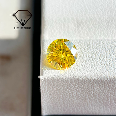 Diamanti sciolti a forma rotonda Fancy Vivid Yellow LuxuryShine VVS2/VS1 Lab Grown Diamond con certificato IGI, gioielli personalizzati