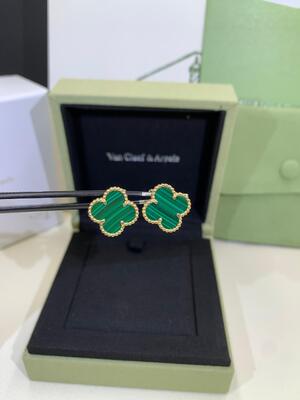 Orecchini VCA Alhambra Van Cleef And Arpels Madreperla Bianca Malachite Corniola