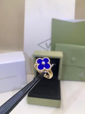 Fortuna Van Cleef And Arpels Alhambra Ring Yellow Gold Carnelian Diamond VCARD40800 dell'icona
