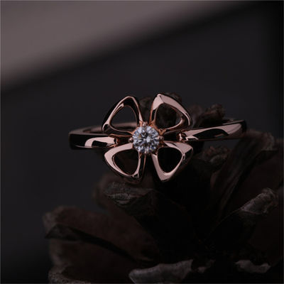 Qualità Insieme di Rose Gold Ring di carati di Roma Gold Brand Jewelry Fiorever 18 con un riferimento centrale 355305 del diamante fabbrica