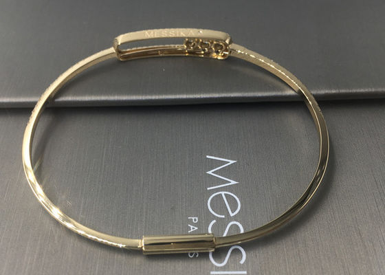 Qualità i braccialetti sottili del braccialetto dell'oro giallo dei gioielli di 18K Parigi con 3 pezzi muovono i diamanti fabbrica